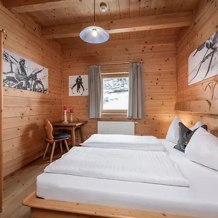 アパートホテル Austria - Natural Lifestyle Auf Der Piste オーバータウエルン