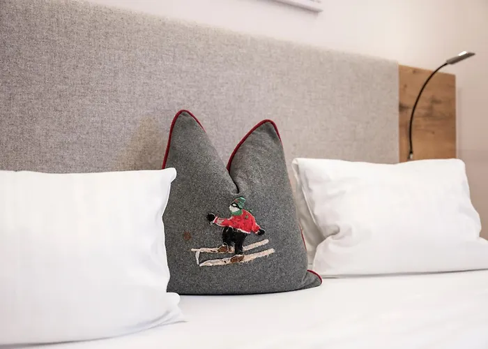 Austria - Natural Lifestyle Auf Der Piste オーバータウエルン