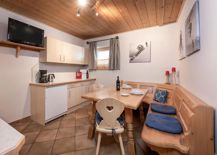 Austria - Natural Lifestyle Auf Der Piste 3* オーバータウエルン