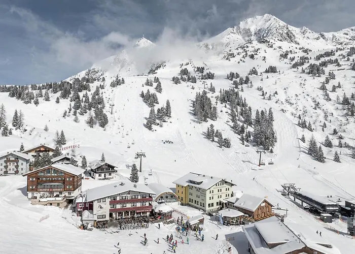 アパートホテル Austria - Natural Lifestyle Auf Der Piste オーバータウエルン