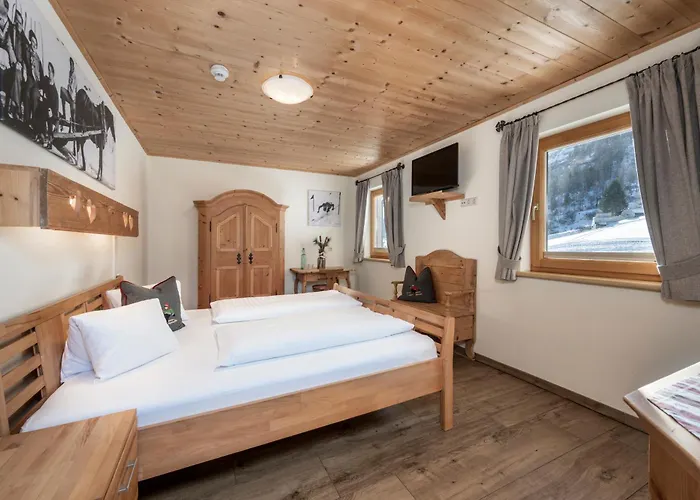 Austria - Natural Lifestyle Auf Der Piste オーバータウエルン