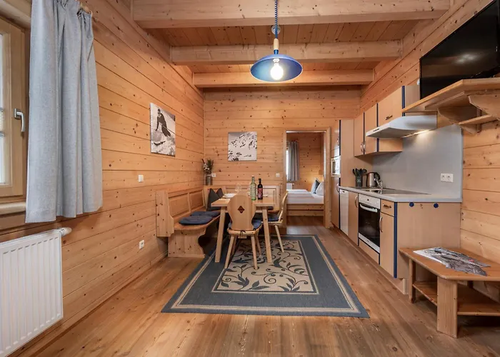 Austria - Natural Lifestyle Auf Der Piste オーバータウエルン